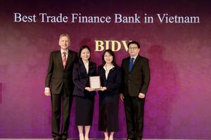 BIDV nhận 02 giải thưởng quốc tế uy tín dành cho sản phẩm, dịch vụ doanh nghiệp

​