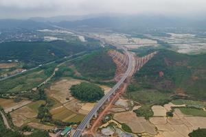 Phát hành trái phiếu Chính phủ cho ngành Giao thông hoàn thành 5.000 km cao tốc