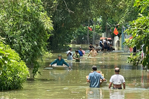 Hơn 3.500 người dân tại "rốn lũ" Chương Mỹ vẫn phải sơ tán

