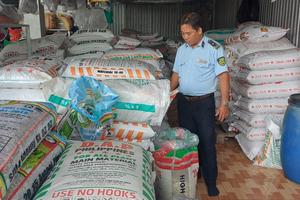 Vĩnh Long: Xử phạt hơn 77 triệu đồng hộ vi phạm về kinh doanh phân bón