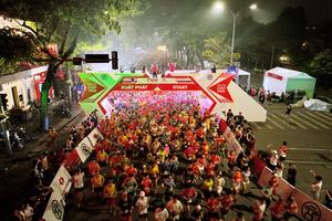 Giải Marathon Quốc tế Hà Nội Techcombank ra mắt bộ vật phẩm phiên bản đặc biệt kỷ niệm 70 năm Giải phóng Thủ đô