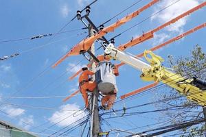 Khẩn trương khắc phục các sự cố để cấp điện trở lại ngay sau khi bão Yagi đi qua