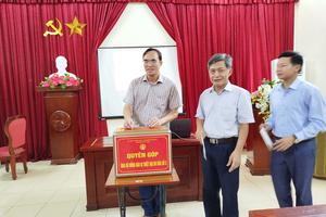 Thanh tra tỉnh và huyện Bá Thước quyên góp ủng hộ đồng bào bão lụt