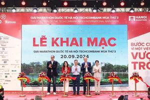 Khai mạc Giải Marathon Quốc tế Hà Nội Techcombank mùa thứ 3
