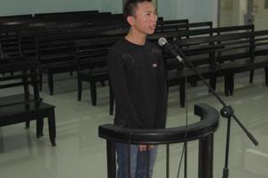 Đi tù vì bán đĩa phim "tươi mát"