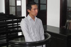 Trộm máy khoan lĩnh 6 tháng tù