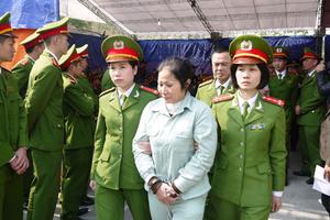 Cuộc sống xa hoa, trụy lạc của bà trùm đường dây ma túy "khủng"