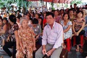 Gần trăm người xin miễn tử hình cho kẻ dùng 6 con dao sát hại vợ