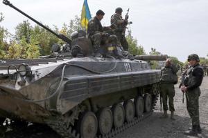Các nước NATO bắt đầu cung cấp vũ khí cho Ukraine