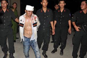 Hơn 100 cảnh sát khống chế 7 tên cướp có súng