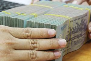 Cán bộ thi hành án môi giới hối lộ