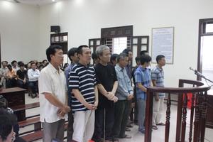 Xét xử vụ án buôn lậu xăng dầu trên biển