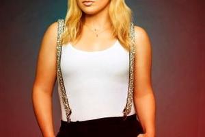 Kelly Clarkson sẽ biểu diễn trong đêm chung kết Hoa hậu Việt Nam 2014