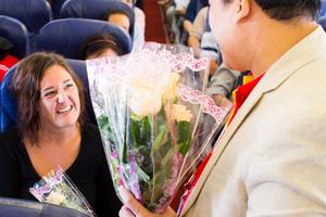 Vietjet: Triệu đóa hồng thay ngàn lời chúc