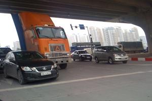 Đình chỉ hoạt động công - te - nơ không được kiểm tra bảo dưỡng đúng hạn