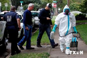 Mỹ: Xác định 132 hành khách cùng chuyến bay với người nhiễm Ebola
