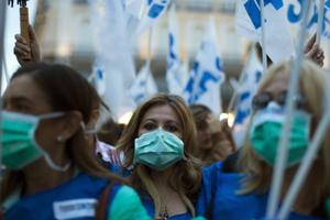 Dịch Ebola gây hoang mang phương Tây