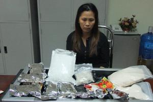 Nữ quái chuyển 5kg ma túy về Việt Nam