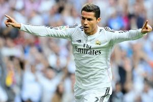 Real 3-1 Barca: Siêu kinh điển và siêu chênh lệch