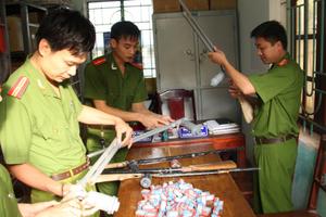 Công an Thanh Hóa thu hồi 55 súng tự chế