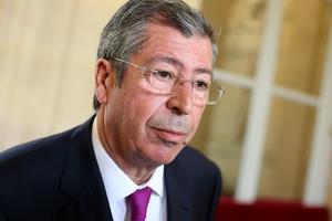 Bị giám sát vì nghi ngờ nhận hối lộ 10 triệu USD