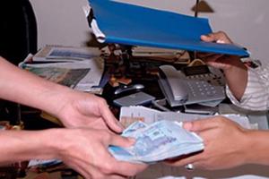 Cựu thẩm phán bị phạt 2 năm tù treo vì nhận hối lộ