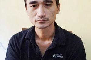 Túm tóc, bạt tai bắt đưa điện thoại để xiết nợ