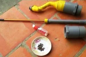 Súng cồn bắn đạn bi sắt có thể gây sát thương 	