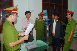Bảo kê xe quá tải, 3 cán bộ thanh tra giao thông bị bắt   