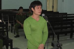 Vào trường mẫu giáo... ăn trộm