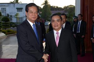 Thủ tướng Nguyễn Tấn Dũng hội kiến Thủ tướng Lào