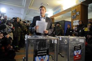 Ukraine: Bầu cử tại khu vực miền Đông là “sự tiếm quyền” trái phép