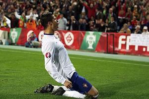 Ronaldo trở thành chân sút vĩ đại nhất EURO