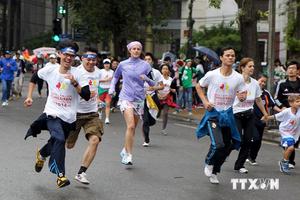 Hàng nghìn người tham gia giải chạy “Vì trẻ em Hà Nội” lần 14