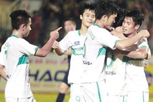 Bầu Đức “đánh bạc” với lứa U19