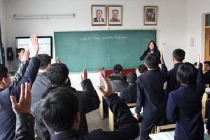 Học sinh Triều Tiên học môn bắt buộc về Kim Jong-un