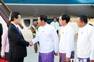 Thủ tướng bắt đầu chuyến thăm tham dự Hội nghị cấp cao ASEAN