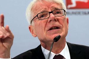 UEFA dọa “ly hôn” FIFA