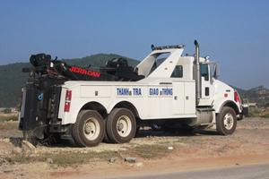 Thanh tra dùng xe đặc chủng trị xe quá tải