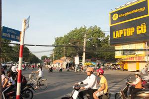 Hứa một đường, giải quyết một nẻo?