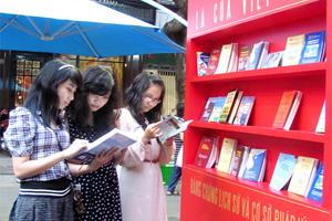 Lễ hội Đường Sách Tết Ất Mùi: Điểm hẹn của người yêu sách