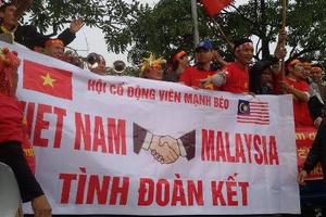 Không khí cuồng nhiệt của CĐV Việt Nam tại SVĐ Mỹ Đình 