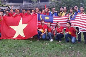 Cổ động viên Malaysia xin lỗi ĐTVN và fan bóng đá Việt