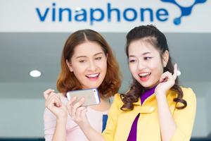 Doanh thu "khủng" của ba đại gia viễn thông Việt Nam năm 2014