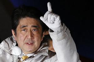 Thủ tướng Shinzo Abe đối mặt nhiều thử thách chông gai
