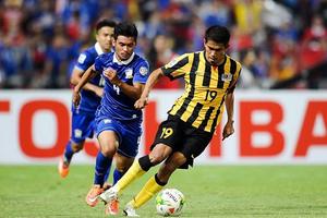 Thắng cách biệt Malaysia, Thái Lan chạm một tay vào ngôi vương