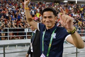 Vô địch AFF Cup, Kiatisuk muốn nâng tầm bóng đá Đông Nam Á