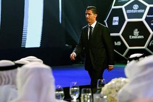 Ronaldo đoạt danh hiệu Cầu thủ xuất sắc nhất thế giới