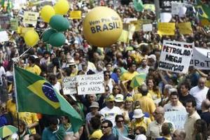 Hơn 5.000 người Brazil biểu tình phản đối tham nhũng