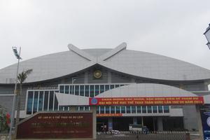 Chưa nghiệm thu, bàn giao vẫn tổ chức thi đấu